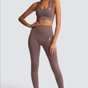 DOYOUEVEN Hyperflex Seamless Leggings & Top